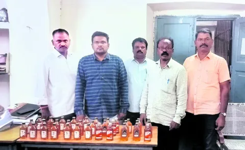 అక్రమ మద్యం  విక్రేతల అరెస్టు 