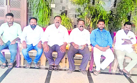 రెడ్‌బుక్‌ రాజ్యాంగం మేరకే అక్రమ కేసులు 