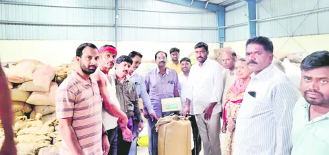 3,022 క్వింటాళ్ల జొన్నల కొనుగోలు 