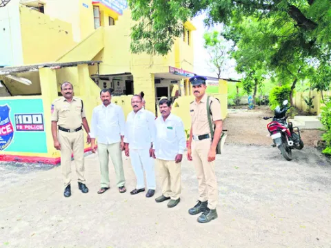 బీఆర్‌ఎస్‌ నేతల ముందస్తు అరెస్ట్‌ 