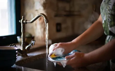Home Tips: Does dish soap damage hands15
