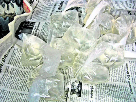 నాటుసారా విక్రయాలు ఎక్కడంటే.. 
