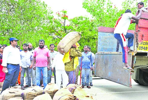 చివరి గింజ వరకు కొంటాం