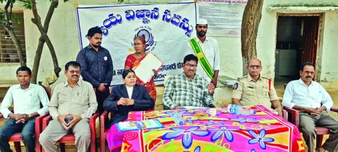 మార్పుతోనే కుటుంబాలు బాగుపడతాయి 