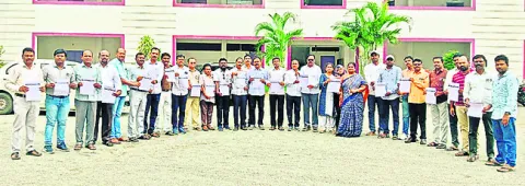 ప్రభుత్వ బడుల బలోపేతానికి పాటుపడాలి