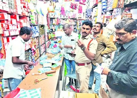  బ్రాండెడ్‌ పేరుతో నకిలీ ఎలక్ట్రికల్‌ పరికరాలు విక్రయం