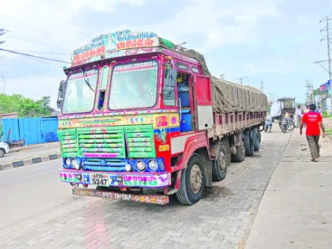 సరిహద్దు దాటొస్తున్న ఇసుక