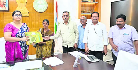 భూసర్వేలో సర్వేయర్ల పాత్ర కీలకం