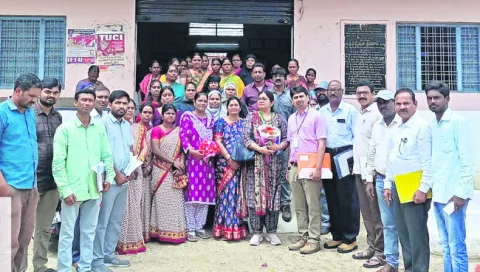 గ్రామాల్లో కేంద్రం బృందం పర్యటన 