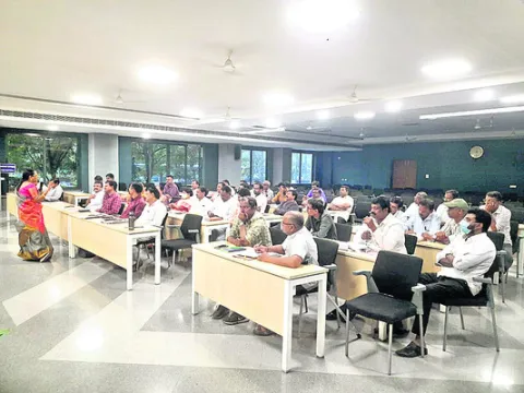 సీజనల్‌ వ్యాధులపై అప్రమత్తంగా ఉండాలి