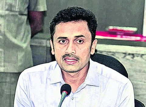 భారీ వర్షాలు.. అప్రమత్తంగా ఉండాలి 