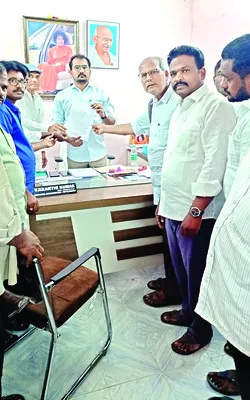 నీటి సరఫరా కార్మికుల సమస్యలు పరిష్కరించాలి 