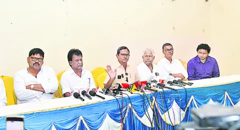 థియేటర్ల బంద్‌ నిర్ణయం జరగలేదు