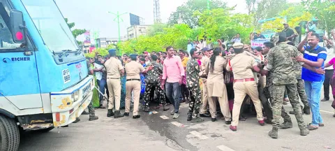 శిశువిక్రయాల ముఠా అరెస్ట్‌ కలకలం