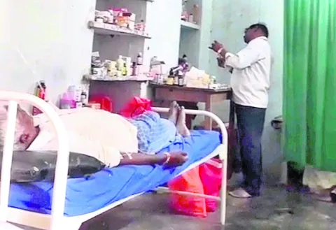 లక్ష్మీపూర్‌లో మున్నాభాయ్‌ ఎంబీబీఎస్‌!