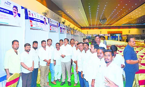 ప్రతి నిరుద్యోగికి ఉపాధి కల్పిస్తాం 