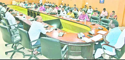 వేతనదారులకు నష్టం జరిగితే సహించేది లేదు 