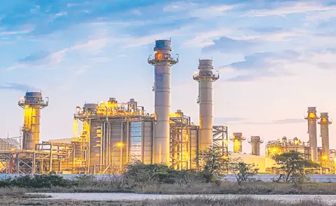 India industrial production growth drops to 2. 7percent in April 2025