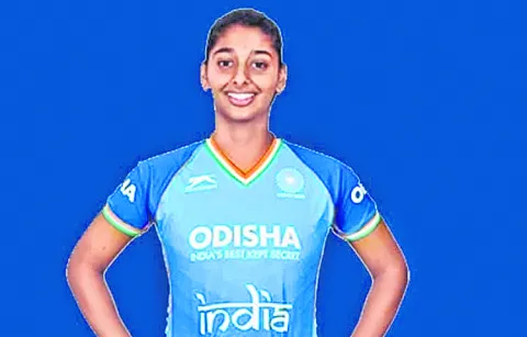 Indian team triumphs in junior womens hockey tournament5