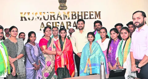 విద్యార్థులు ఉన్నత లక్ష్యాన్ని ఎంచుకోవాలి
