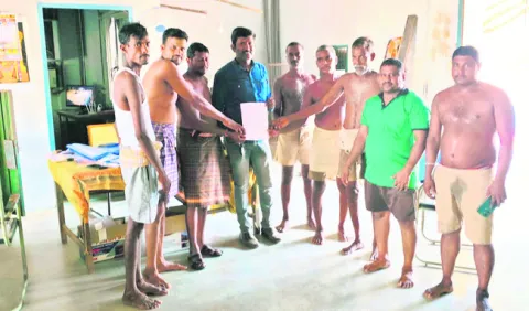 హమాలీలకు రూ.26 వేల వేతనం చెల్లించాలి 