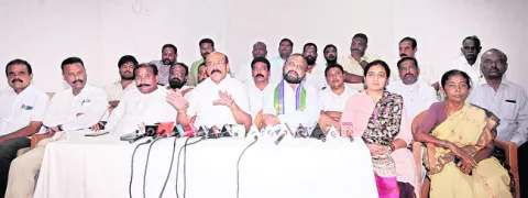 కార్పొరేటర్‌పై అక్రమ కేసులను సహించబోం