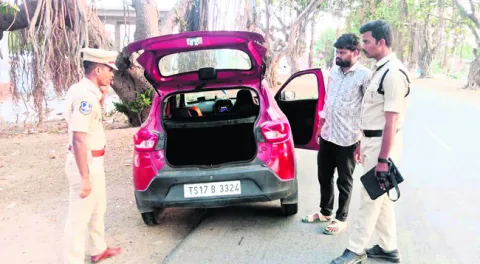వాహనాల తనిఖీ :  పలువురికి జరిమానాలు  
