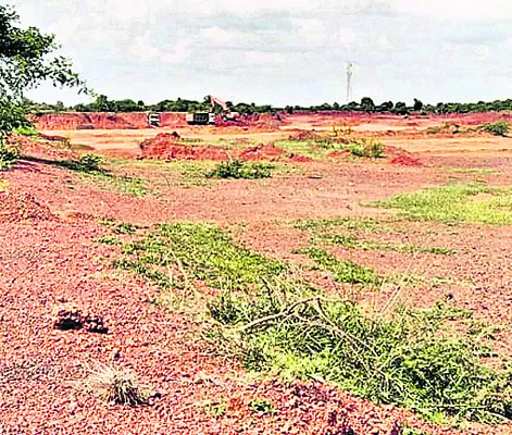 చెరువులు, ప్రభుత్వ భూముల్లో గ్రా‘వెల్‌’ 