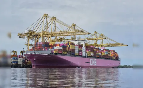 Centre Bans Pakistani Ships From Entering Indian Ports12