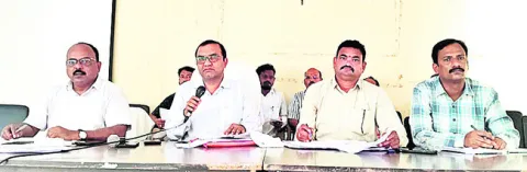 వనమహోత్సవాన్ని విజయవంతం చేయాలి