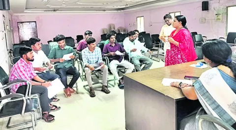 లైసెన్స్‌డ్‌ సర్వేయర్లకు సర్టిఫికెట్లు