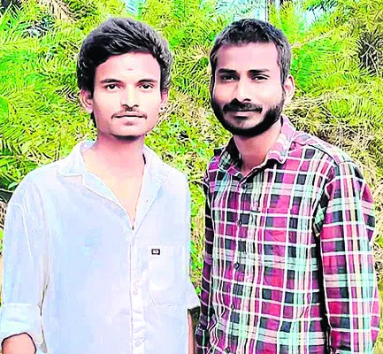 రోడ్డు ప్రమాదంలో ఇద్దరు   యువకులు మృతి