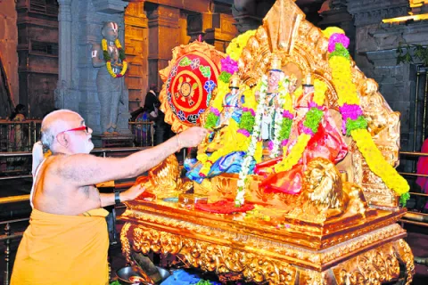 యాదగిరి క్షేత్రంలో సంప్రదాయ పూజలు
