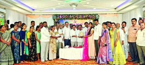 ప్రతిభా పురస్కారాల ప్రదానం