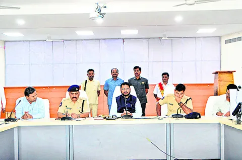 ఆవిర్భావ వేడుకలకు ఏర్పాట్లు