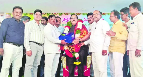 కానిస్టేబుల్‌ ఇంట్లో చోరీ 