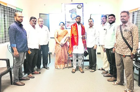 రూ.11 లక్షలకు రైతుబజార్‌ వేలం 