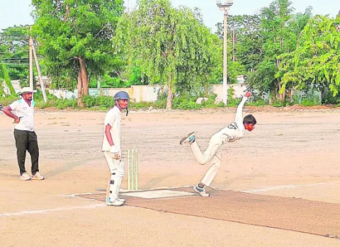 హోరాహోరీగా క్రికెట్‌ ఎంపిక పోటీలు