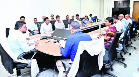 భూ సేకరణ వేగవంతం చేయాలి 