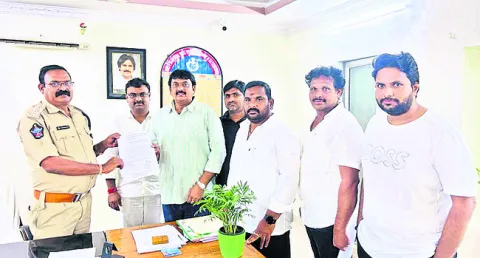 4న వెన్నుపోటు దినం 