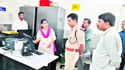 సర్వీస్‌ వివరాలు ఆన్‌లైన్‌లో నమోదు 
