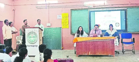 అంకితభావంతో పనిచేయాలి 