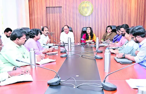 మహిళల ఆర్థికాభివృద్ధికి డెయిరీ ఏర్పాటు