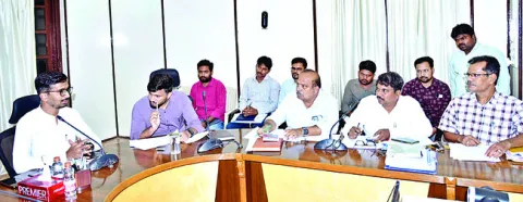 చౌక దుకాణాల వద్దే రేషన్‌ 