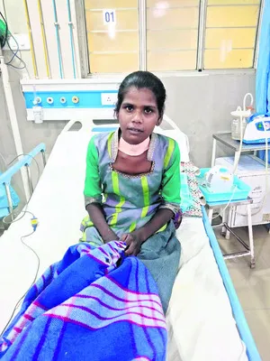 యువతి ప్రాణాలు కాపాడిన వైద్యులు 