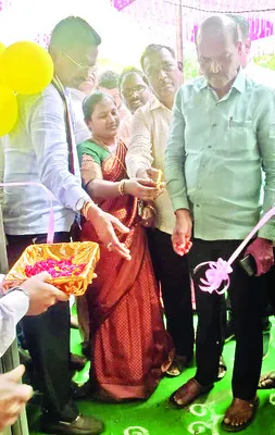 ఇందిరా క్యాంటీన్‌ ప్రారంభం 