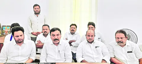 ఏడాదిగా ప్రజలకు వెన్నుపోటు