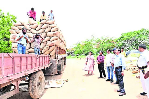 రైతులు ఆందోళన చెందొద్దు