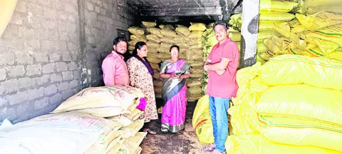 కృత్రిమ కొరత సృష్టిస్తే చర్యలు●
