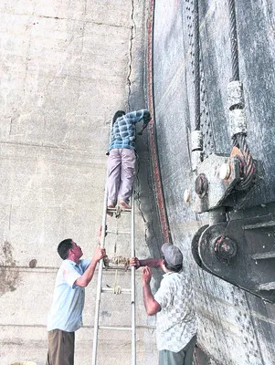 ముమ్మరంగా సాగర్‌ క్రస్ట్‌గేట్ల మరమ్మతు